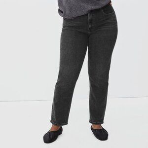 Everlane The Curvy Cheeky Straight Jean- Washed Black- 31